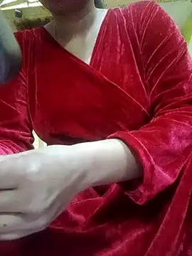 Im Cute online show from February 2025 07:05:01 PM