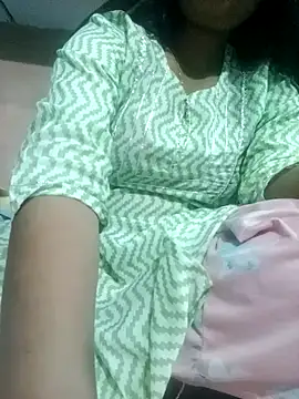 Im Cute online show from March 2025 07:01:02 PM