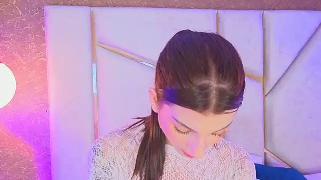 AilishBenson online show from April 2026 11:18:02 PM