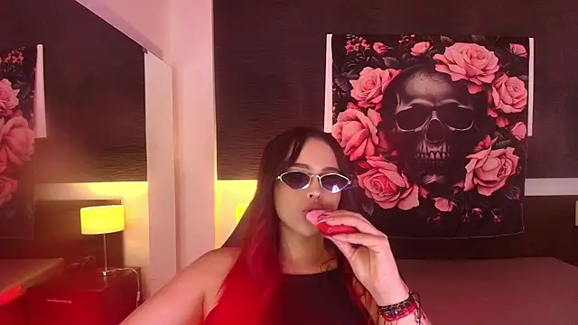 EvaaFoxxy1 online show from April 2026 07:58:02 PM