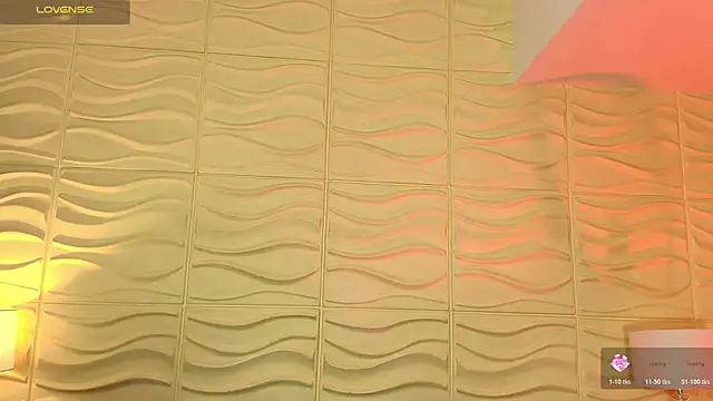 EvaaFoxxy1 online show from October 2025 04:32:02 PM