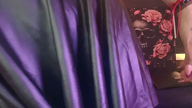 EvaaFoxxy1 online show from April 2026 12:12:01 PM