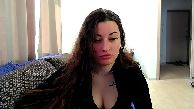 Helen Adams  online show from May 2026 05:00:02 AM