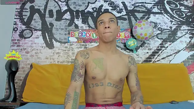 Snapshot of its_me_miley chatting on March 2025 04:45:02 PM its me miley online show from March 2025 04:45:02 PM