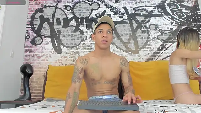 Snapshot of its_me_miley chatting on March 2025 01:23:02 PM its me miley online show from March 2025 01:23:02 PM