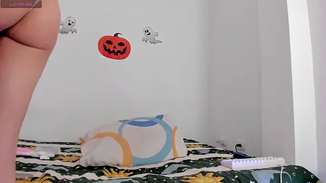 Snapshot of its_me_miley chatting on October 2025 01:53:04 PM its me miley online show from October 2025 01:53:04 PM