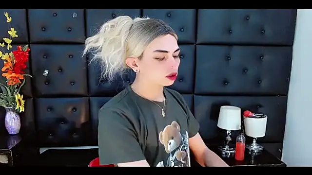 Daniela Pink  online show from February 2026 06:52:02 PM