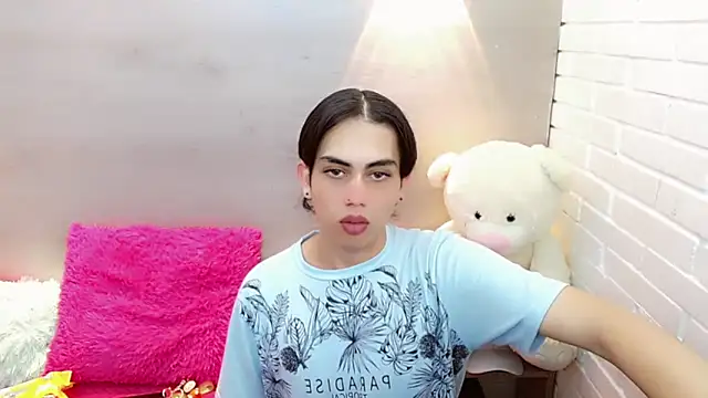 Daniela Pink  online show from October 2025 08:10:02 PM