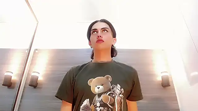 Daniela Pink  online show from November 2025 05:46:01 PM