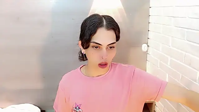 Daniela Pink  online show from November 2025 06:07:02 PM