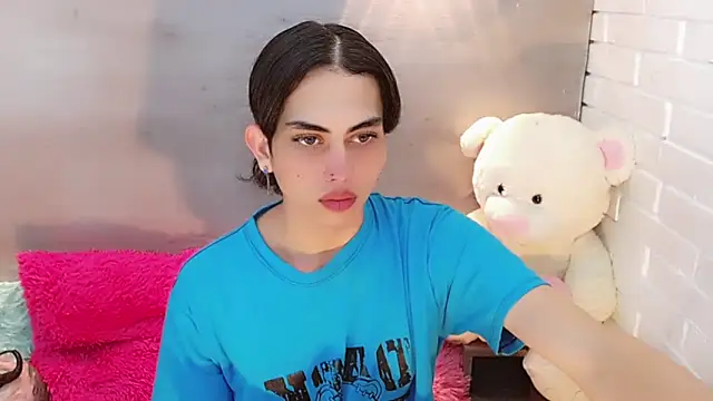 Daniela Pink  online show from September 2025 07:41:01 PM