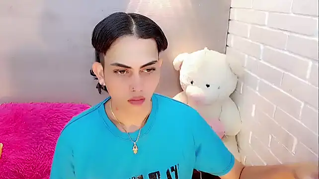 Daniela Pink  online show from January 2026 07:39:01 PM