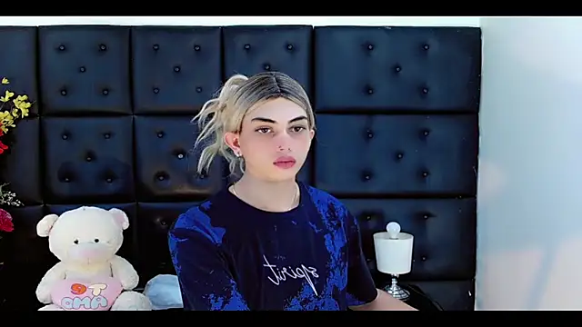 Daniela Pink  online show from February 2026 07:47:01 PM