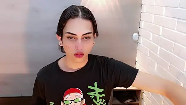 Daniela Pink  online show from October 2025 09:05:01 PM
