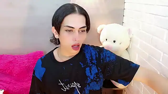 Daniela Pink  online show from November 2025 07:29:02 PM