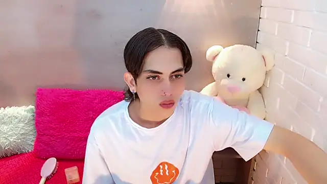 Daniela Pink  online show from September 2025 07:43:02 PM