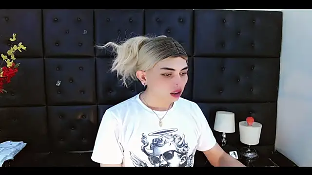 Daniela Pink  online show from March 2026 07:54:02 PM