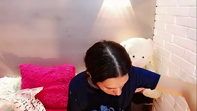 Daniela Pink  online show from December 2025 08:00:01 PM