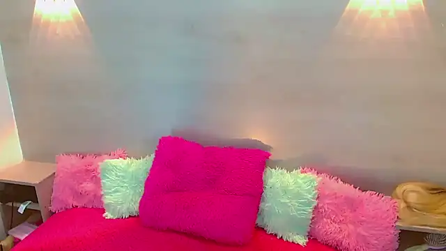 Daniela Pink  online show from March 2025 09:35:01 PM