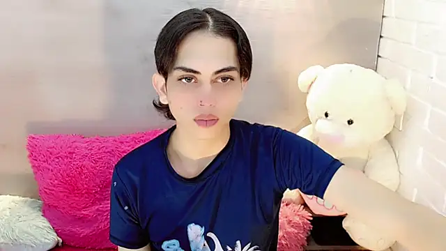 Daniela Pink  online show from September 2025 07:46:02 PM