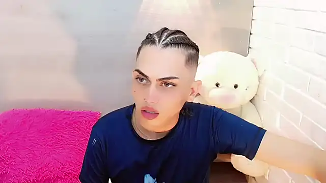 Daniela Pink  online show from November 2025 07:47:02 PM