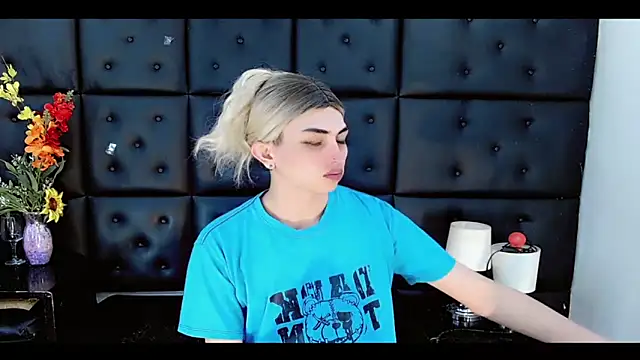 Daniela Pink  online show from February 2026 08:09:01 PM