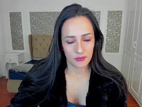 KimWessel  online show from October 2025 07:47:02 PM