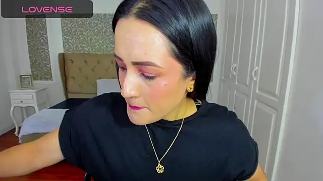 Snapshot of KimWessel_ chatting on May 2026 07:17:01 PM KimWessel online show from May 2026 07:17:01 PM