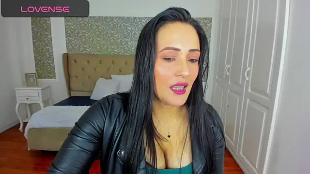 Snapshot of KimWessel_ chatting on May 2026 06:27:01 PM KimWessel online show from May 2026 06:27:01 PM