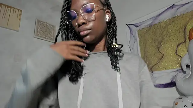 Tahira 21  online show from October 2025 06:53:02 PM