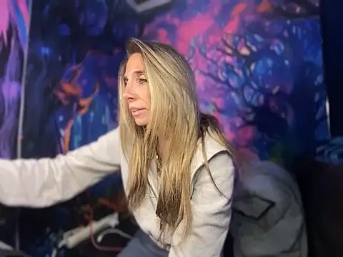 SarahStarr2020 online show from December 2024 03:22:02 PM