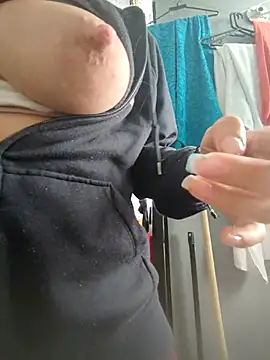 Snapshot of Sasha_smith23 chatting on January 2026 03:05:02 PM Sasha smith23 online show from January 2026 03:05:02 PM