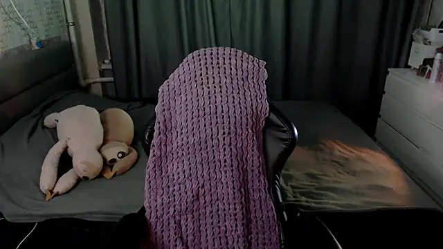 KiraYammy online show from November 2025 11:16:01 PM