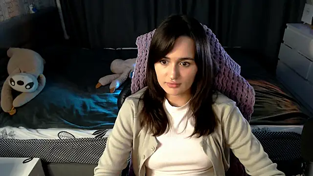 KiraYammy online show from November 2025 10:35:02 PM