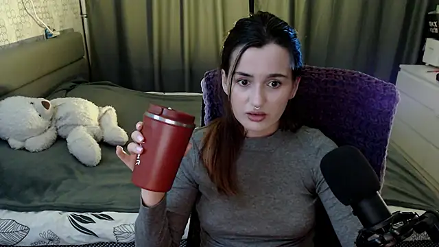 KiraYammy online show from December 2024 10:21:02 PM