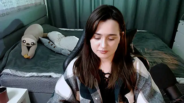 KiraYammy online show from February 2025 05:57:01 PM