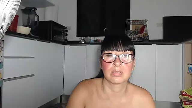 HellenLatin online show from March 2026 06:38:02 AM