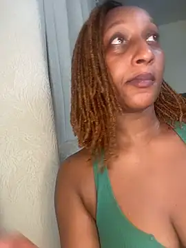 Snapshot of CarlaBeckky chatting on December 2025 12:35:01 AM CarlaBeckky online show from December 2025 12:35:01 AM