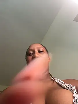 Snapshot of CarlaBeckky chatting on November 2025 07:35:01 AM CarlaBeckky online show from November 2025 07:35:01 AM