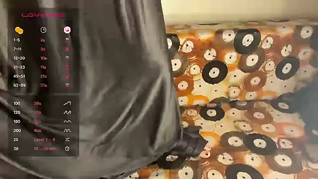 Snapshot of shuhana_ chatting on October 2025 01:31:02 AM shuhana online show from October 2025 01:31:02 AM