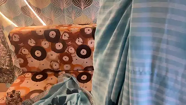 shuhana  online show from December 2025 04:57:02 AM