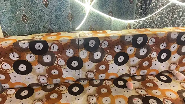 shuhana  online show from November 2025 01:42:01 AM