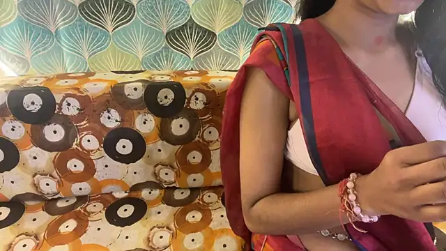 shuhana  online show from November 2025 04:49:02 AM