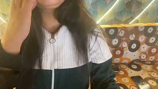 shuhana  online show from November 2025 05:18:02 AM