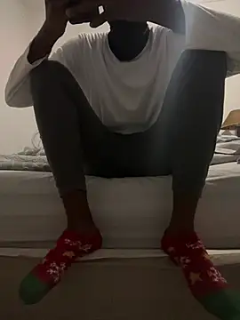 Gifttheskimaskboy online show from May 2026 12:09:01 AM