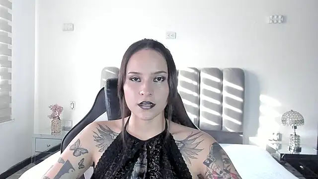 AnnyThompson  online show from March 2026 10:02:02 PM