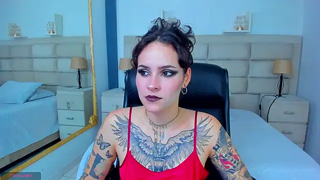 AnnyThompson  online show from October 2025 09:36:01 PM