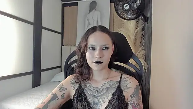 AnnyThompson  online show from March 2026 10:43:02 PM