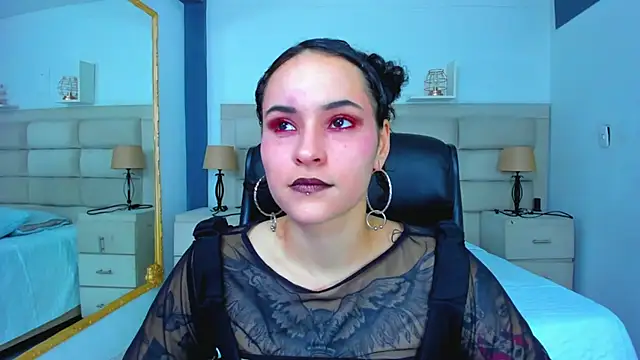 AnnyThompson  online show from September 2025 08:55:02 PM