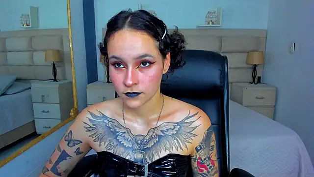 AnnyThompson  online show from September 2025 08:48:02 PM